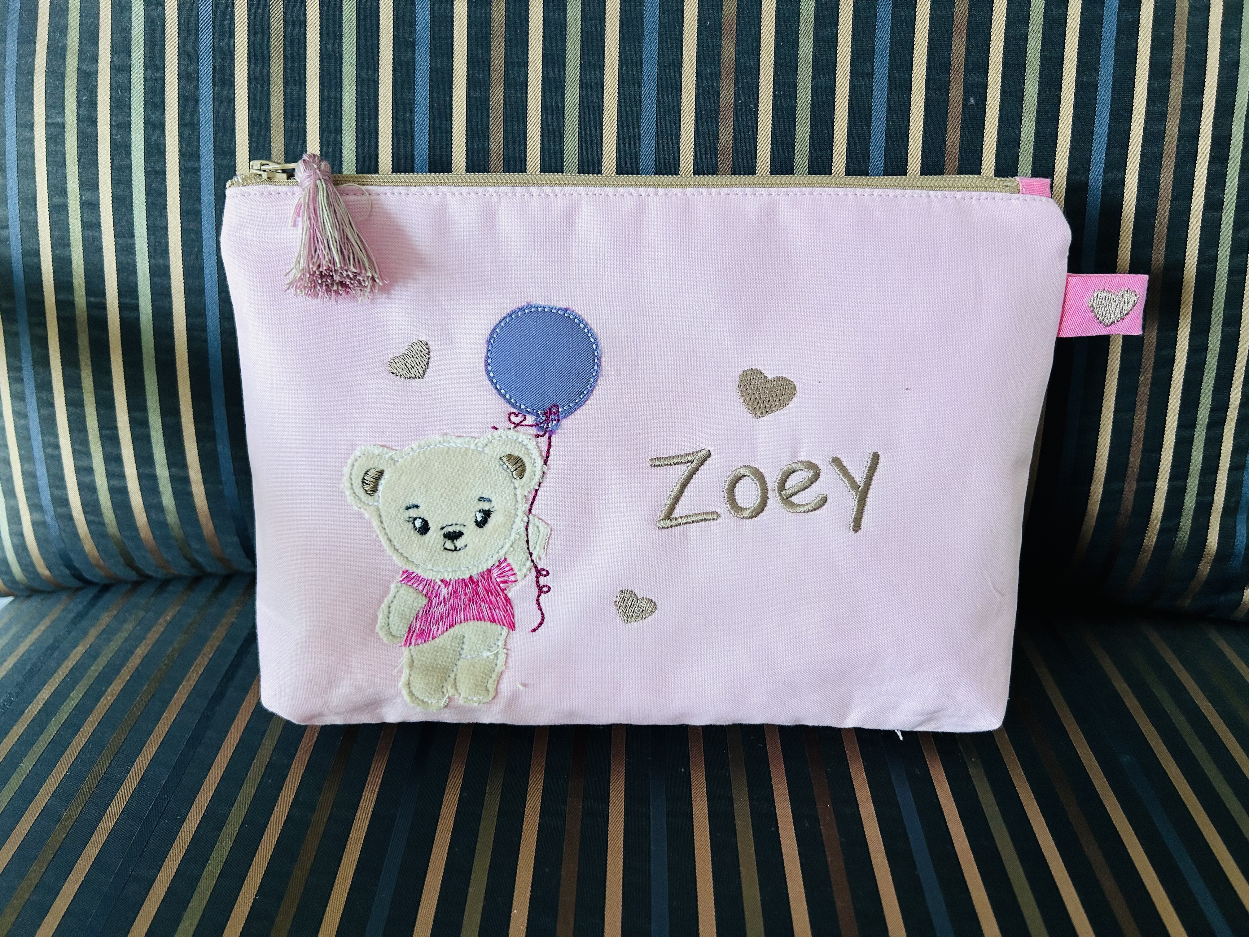 kleine Tasche liebevoll bestickt 